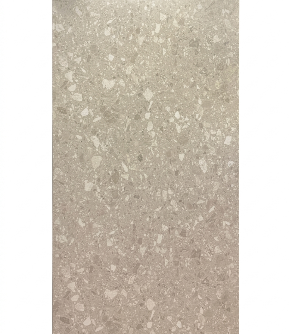 Beige terrazzo SPC wandpaneel met lichte steenkorrels en matte afwerking geschikt voor badkamer en interieur