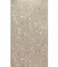 Beige terrazzo SPC wandpaneel met lichte steenkorrels en matte afwerking geschikt voor badkamer en interieur